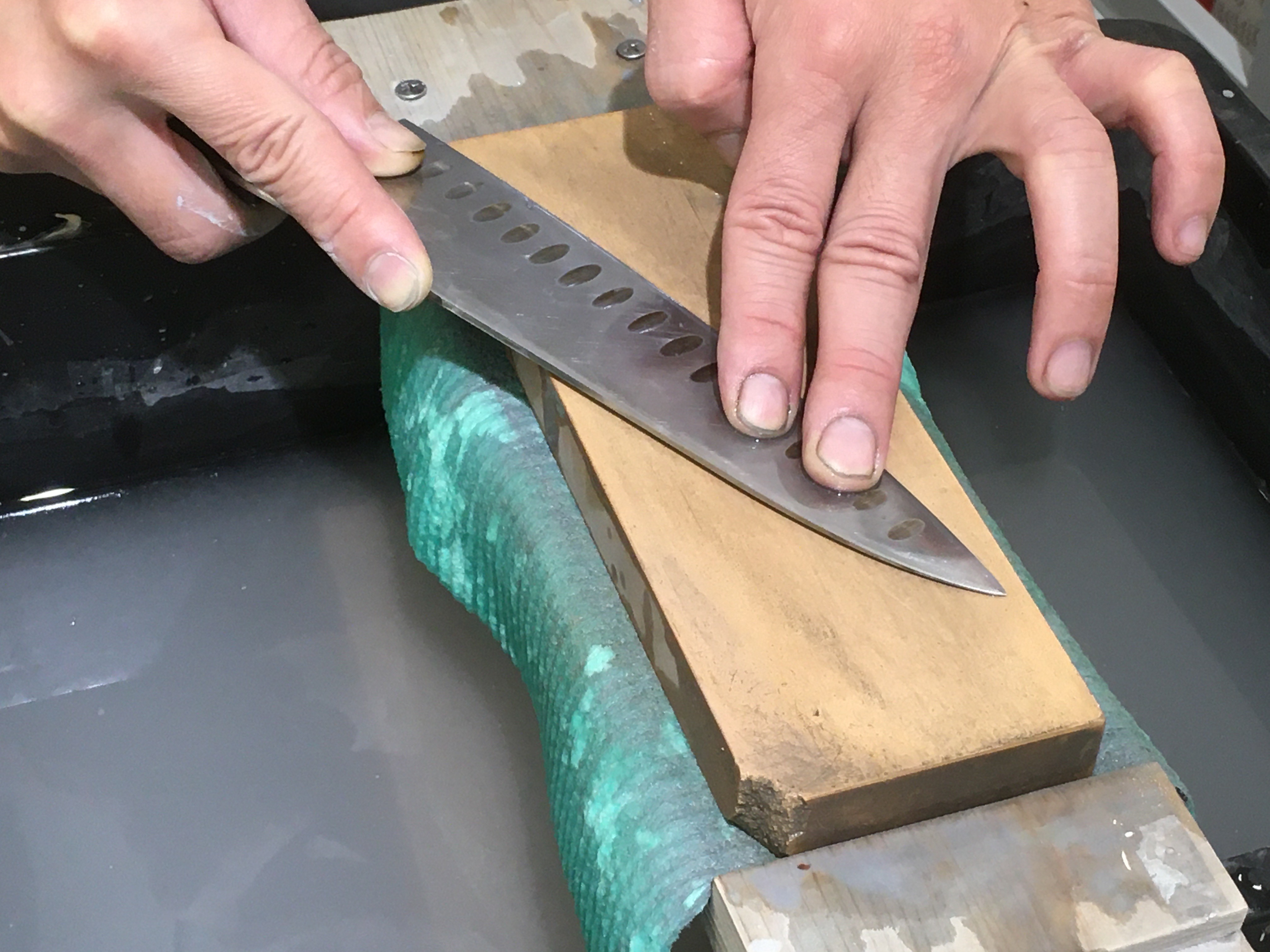 切れ味復活！包丁研ぎ実演のご案内